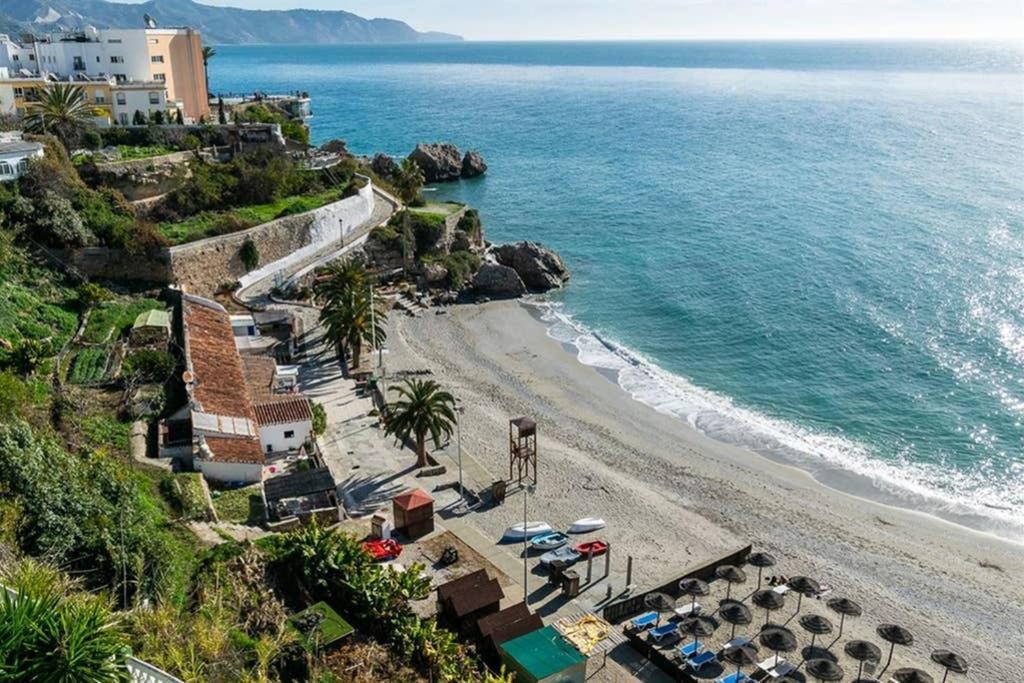 Acapulco Playa -Nerja Apartment ภายนอก รูปภาพ