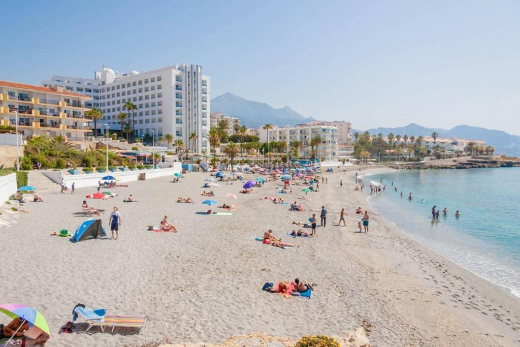 Acapulco Playa -Nerja Apartment ภายนอก รูปภาพ